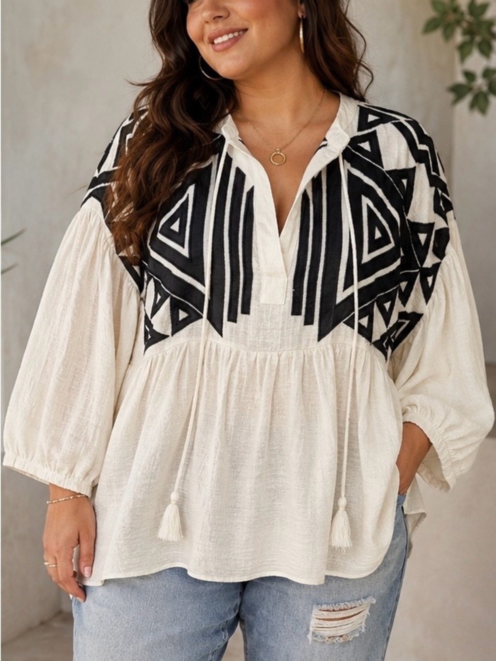 See and Be Seen Embroidered Boho Peasant Top Cream Black Geometric Cotton Size L
